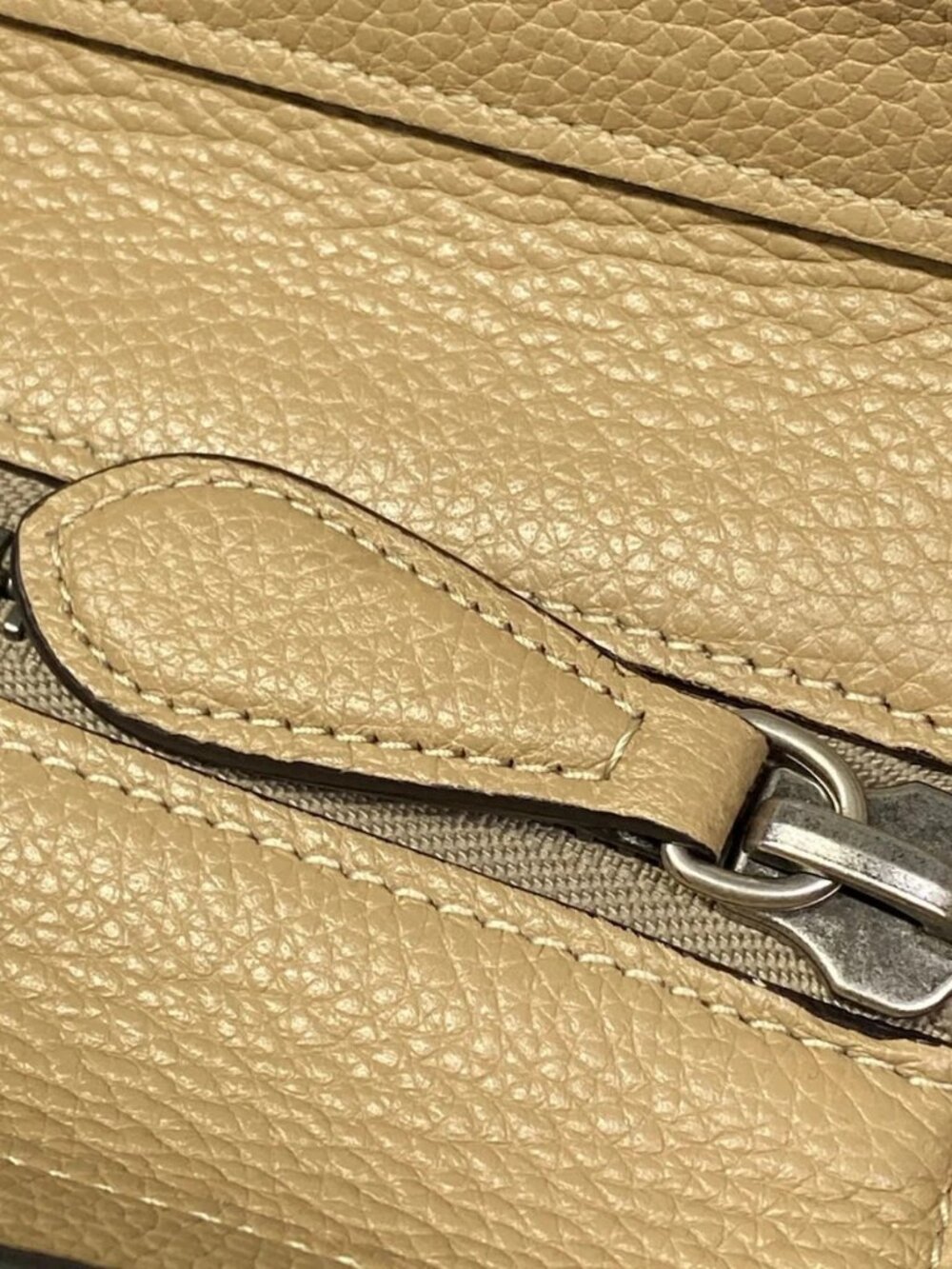 CELINE Luggage Micro Shopper Beige Leather Handbag - Picture 9 of 15